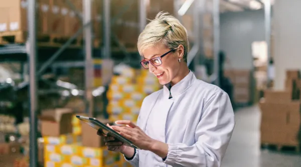 Kuvituskuva: tekoäly tehostaa toimintaa Raision SAP-ympäristössä